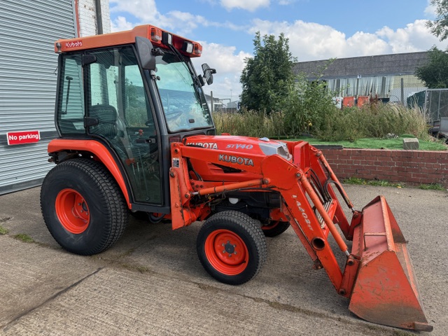 Kubota STV40 COMPACT TRACTOR, compact tractors and ride mowers near me.